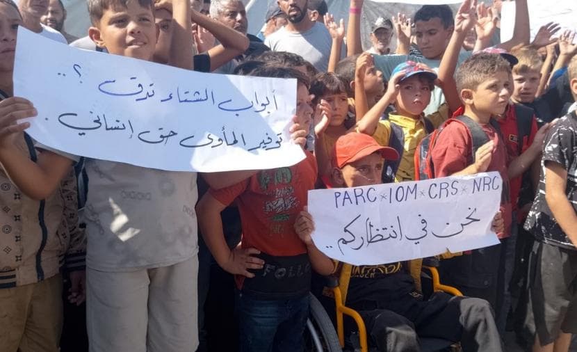 نازحون يطالبون بحل لمخيمات رفح