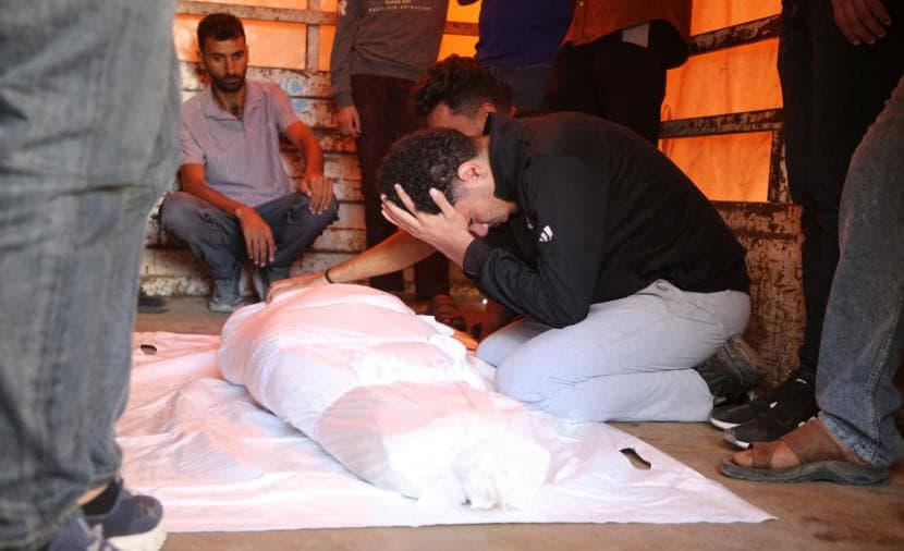 3 قتلى وإصابات بغارة إسرائيلية على غزة