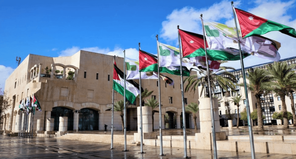 الأمانة تؤكد إيقاف خدمات رخص الأبنية مؤقتاً اعتباراً من صباح الجمعة