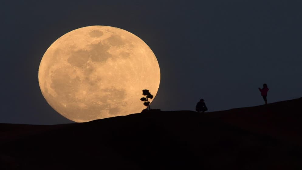 Jordan skies see Moon and Scorpius star convergence