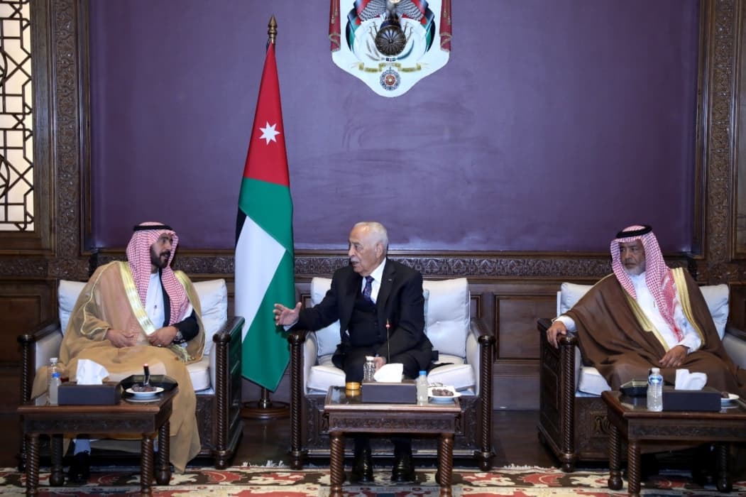 العيسوي: سياسة الملك تعزيز الحوار والاستقرار