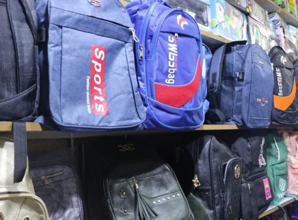 Amman Trade reports stable school supplies prices