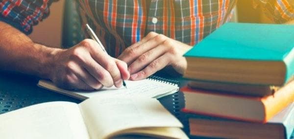 نسبة المتعلمين بين شباب 15-24 تصل إلى 99.3%