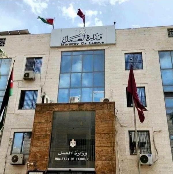 الزيود: لا تمديد لتصحيح أوضاع العمالة