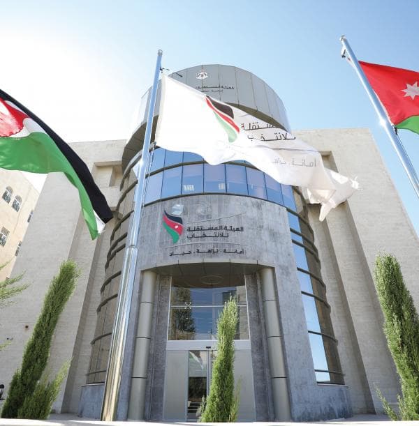 نشر جداول الناخبين الأولية وغرف الصناعة