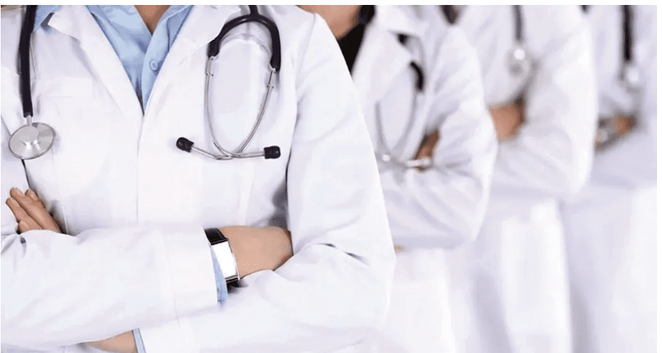 نقابة الأطباء ترحب بتعديلات الإجازة دون راتب