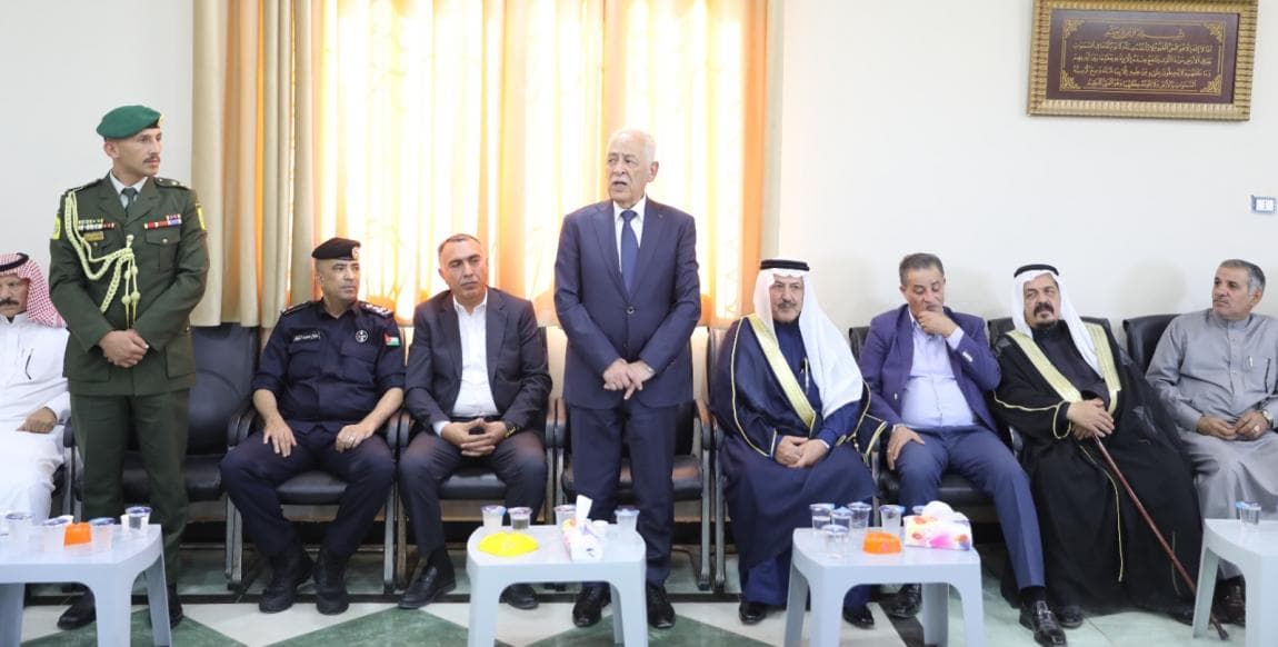 Al-Isawi Offers Tribes Condolences