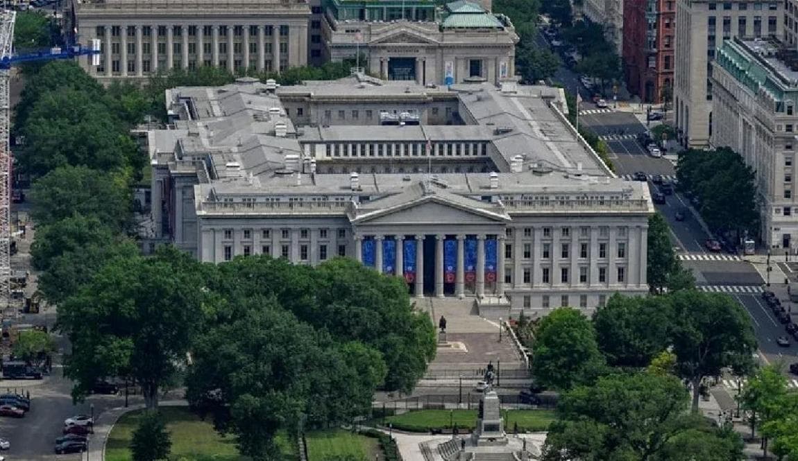 US deficit nears 2 trillion in 11 months