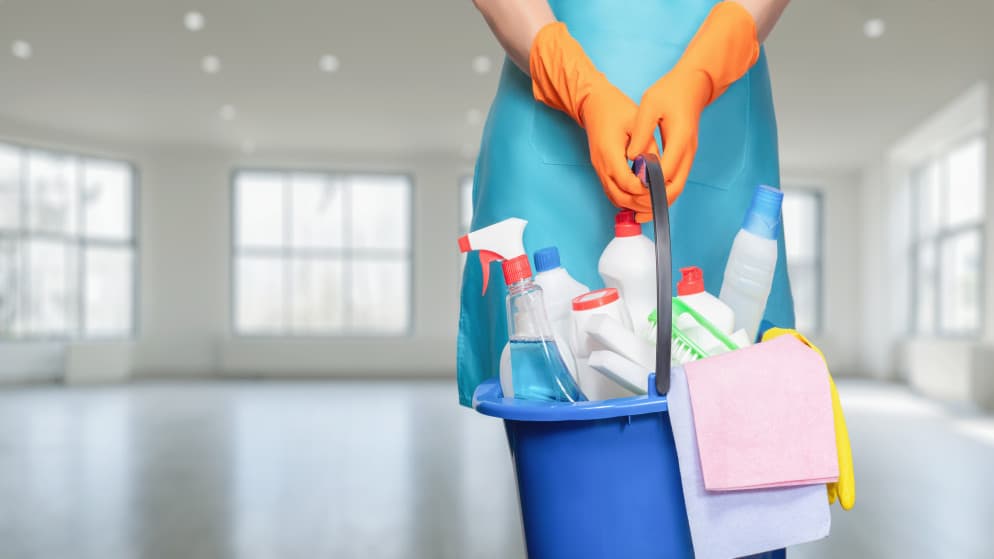 دراسة لبوليصة تأمين بعد هروب العاملات