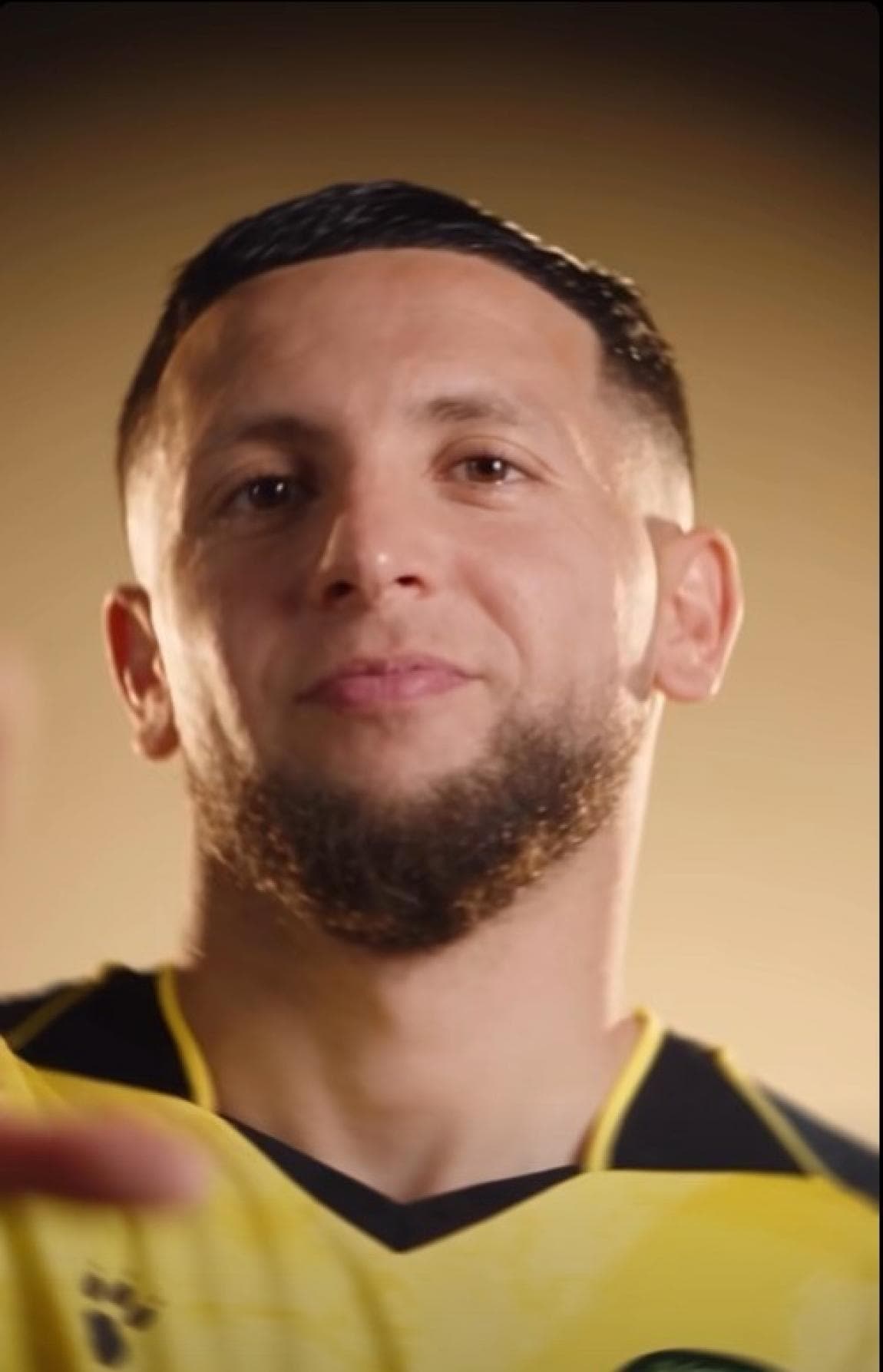 الحسين اربد يتعاقد مع اللاعب المغربي الرايحي