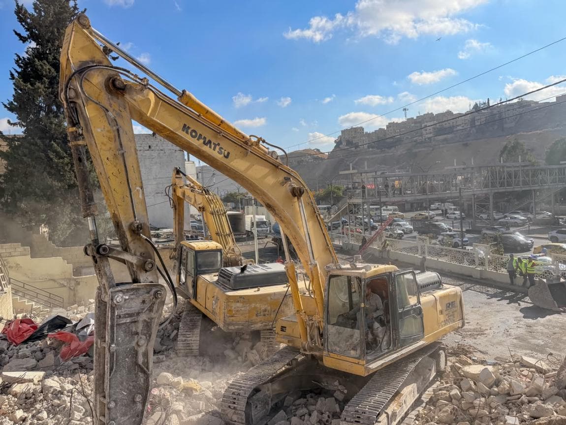 Amman conducts building demolitions in phase five