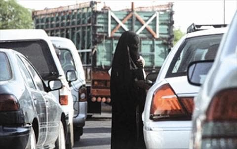 ضبط متسولة بحوزتها 3313 دينارا في عمّان