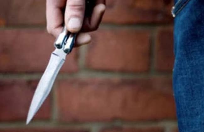 Neighbor detained for stabbing in Al-Mashaa