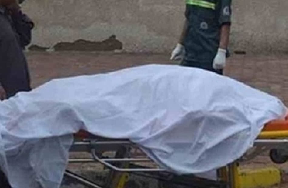 دفن عامل توفي في بالوعة بأطفيح