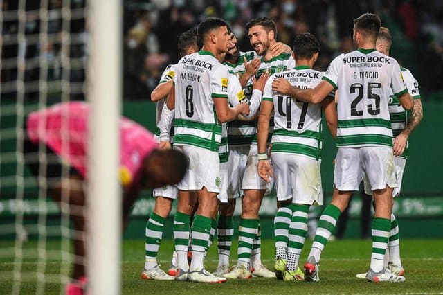 Sporting Lisbon leads after 3-0 win