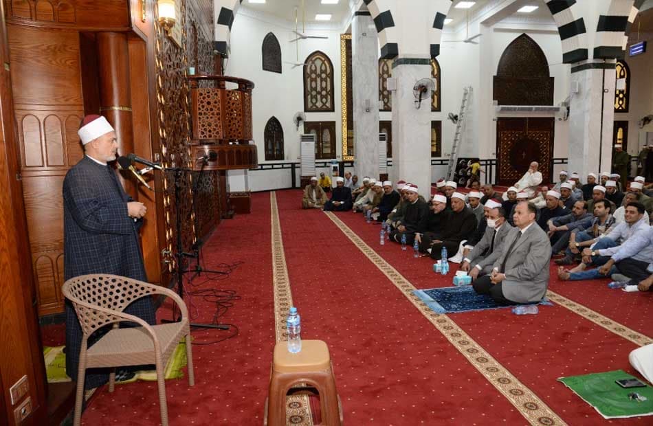 محافظ أسيوط يشارك في احتفال المولد النبوي بمسجد البقلي