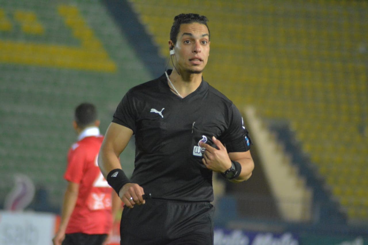 Hamada El-Gelawy officiates Zamalek match