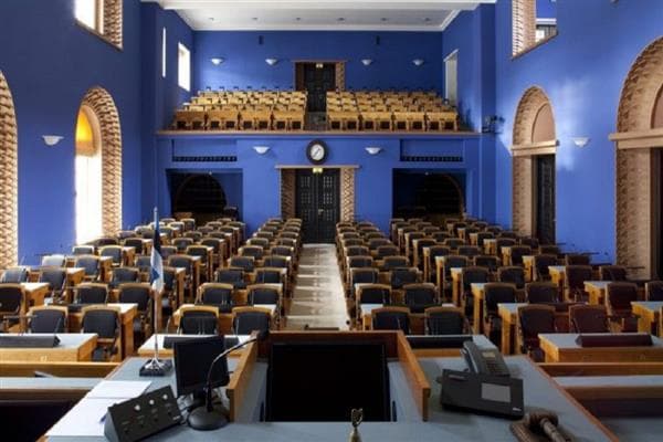 Estonia begins presidential voting