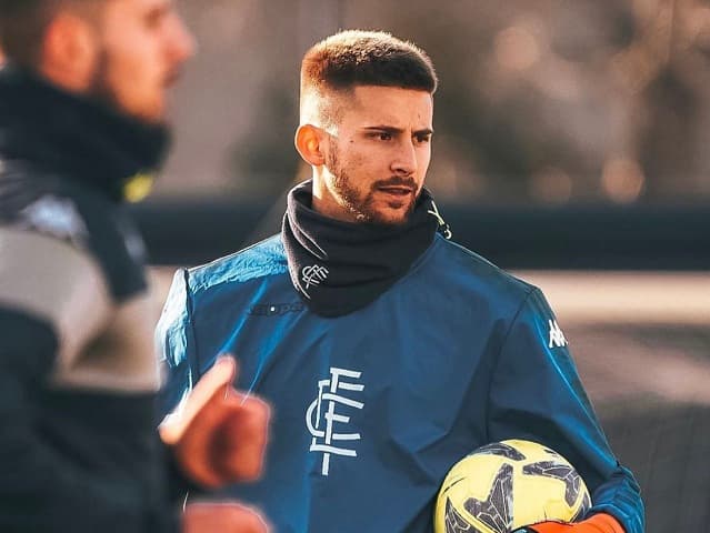Juventus to sign Vicarro from Tottenham