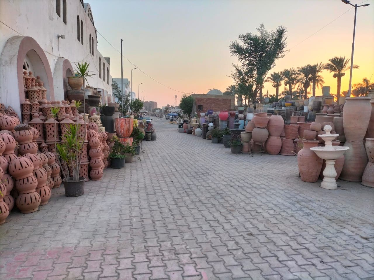 Old Cairo official leads Fawaheer cleanup