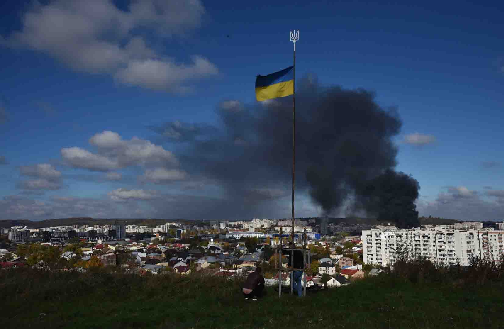Russia conducts missile strike on Kyiv