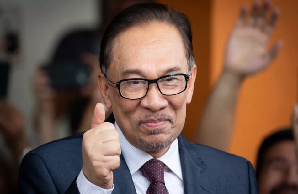 Malaysian PM Praises Grand Imam as Ethical Leader