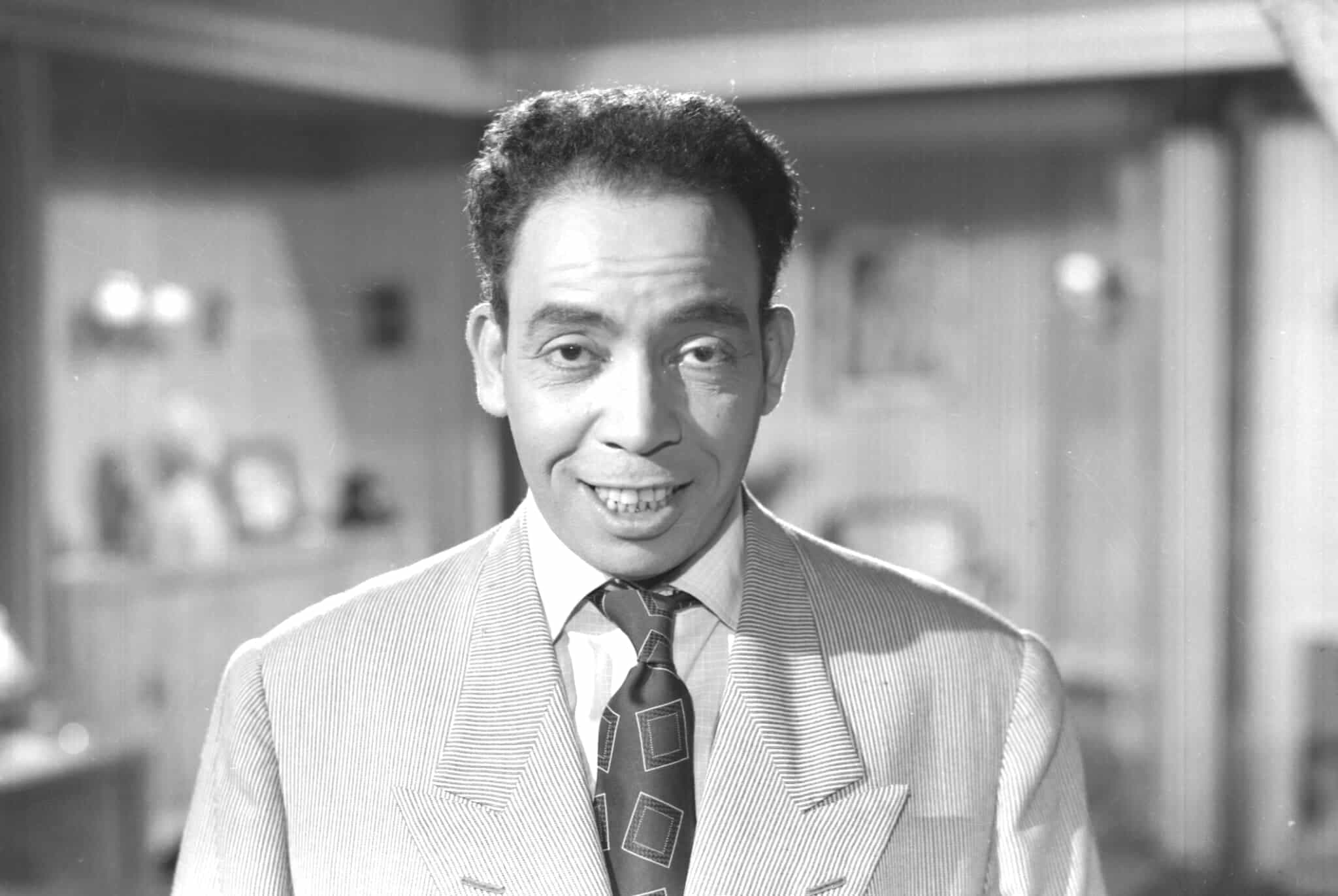 إسماعيل ياسين.. من مسجد السيدة زينب إلى السينما