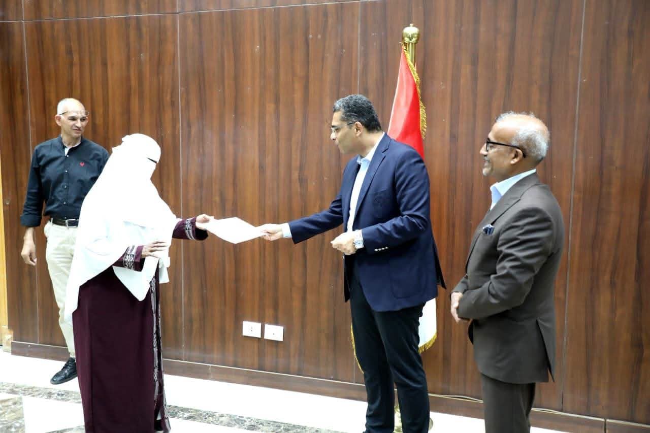Red Sea Governor Conducts 5 Passport Expeditions