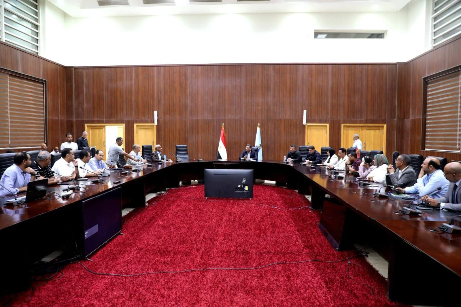 Red Sea Governor Announces New Water Stations and Support Programs