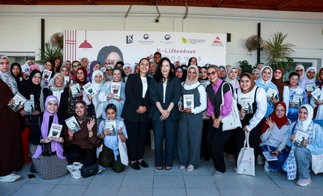 Korean Cultural Center hosts Kang Ji-young at Egyptian Library