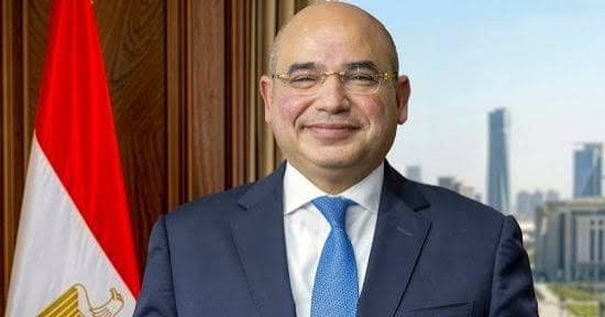 مصطفى شيخون يُعلن عن إطلاق أول إطار مصري في المنطقة الاقتصادية