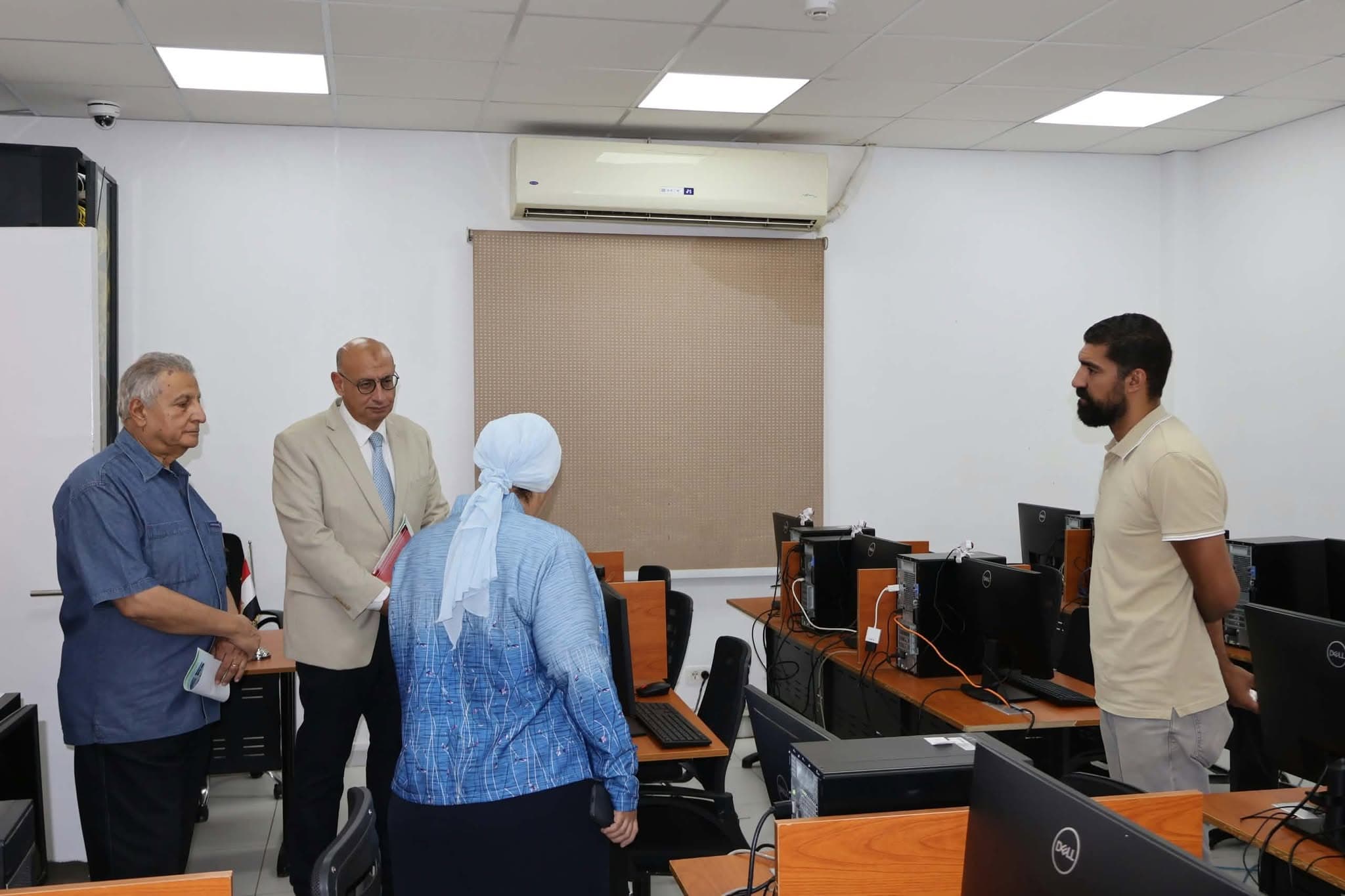 مساعد وزير الثقافة يتفقد مكتبة مصر العامة لبحث التحديث الرقمي