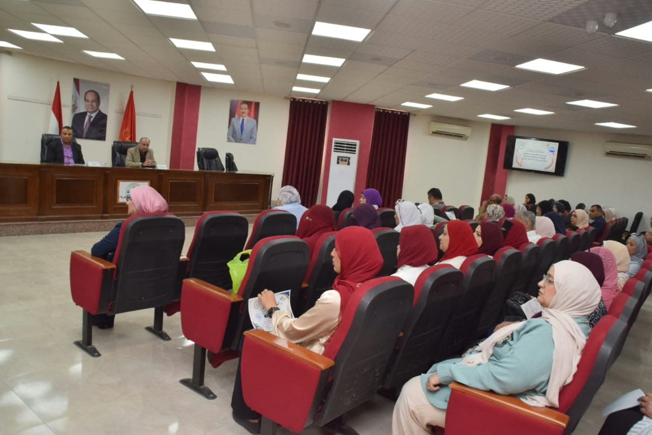 Port Said honors top teachers on World Teachers' Day