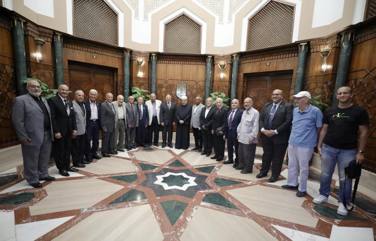 Al-Azhar Sheikh welcomes October War heroes