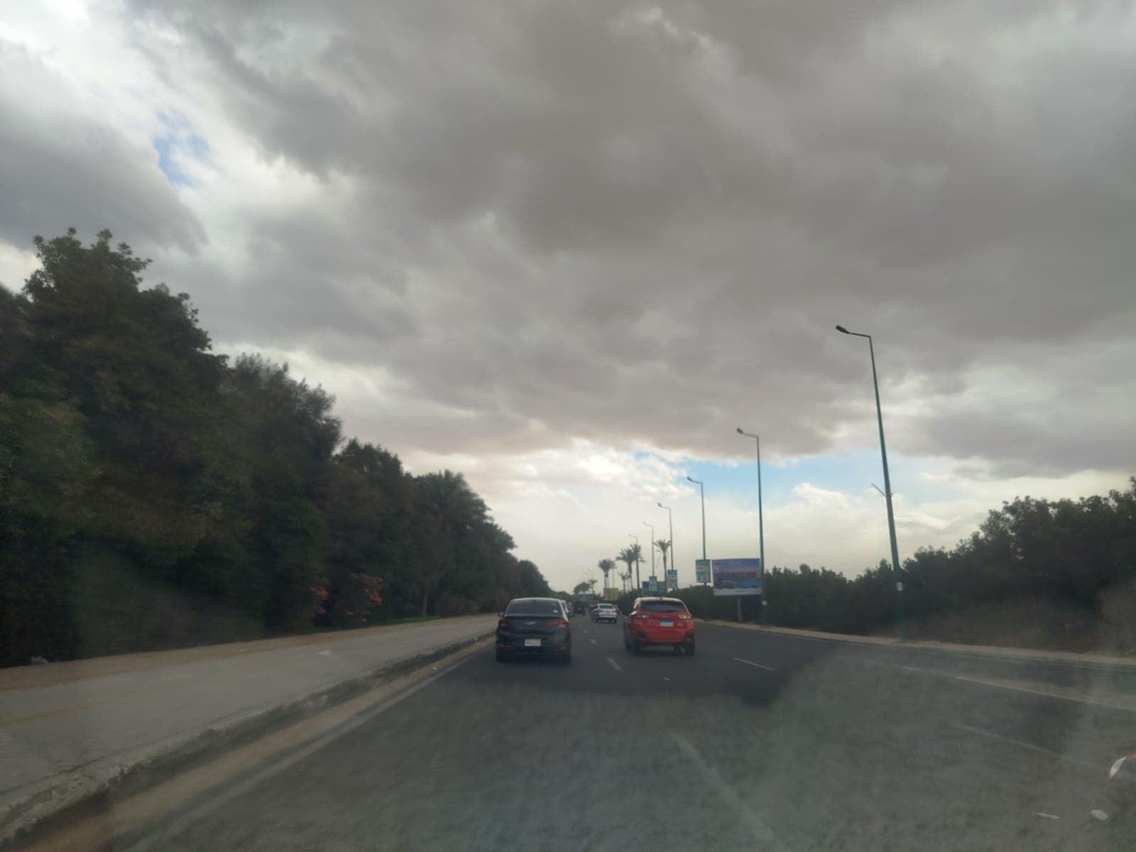 طقس البحيرة اليوم مع فرص الأمطار