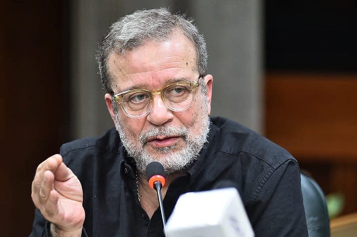 Sherif Munir advocates for easing acting exams