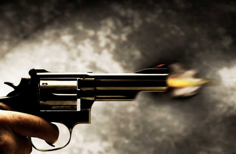 Gold prospectors clash in Umm Ghazal leading to gunshot injury