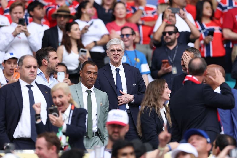 Finger says FIFA reviews water break decision
