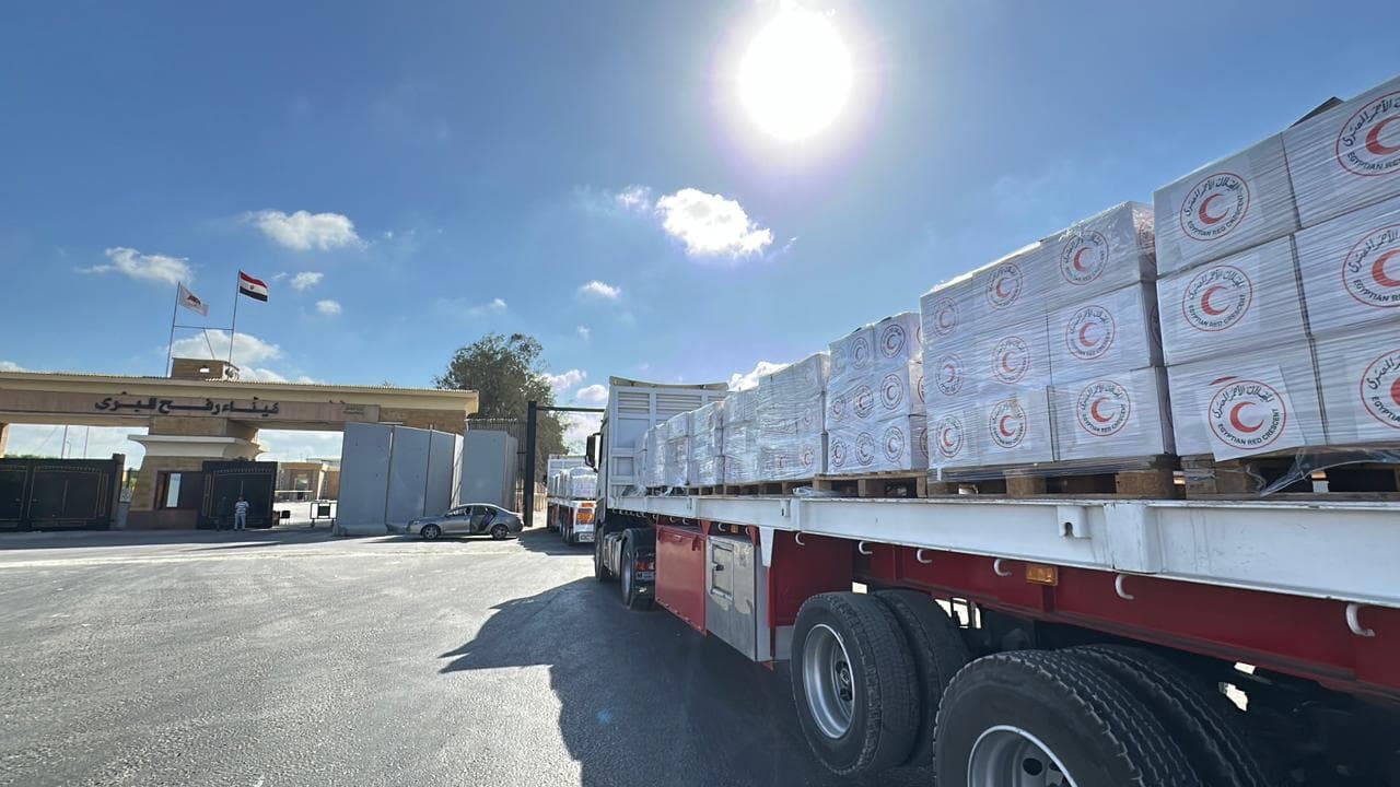 Egypt Red Crescent Sends Aid to Gaza