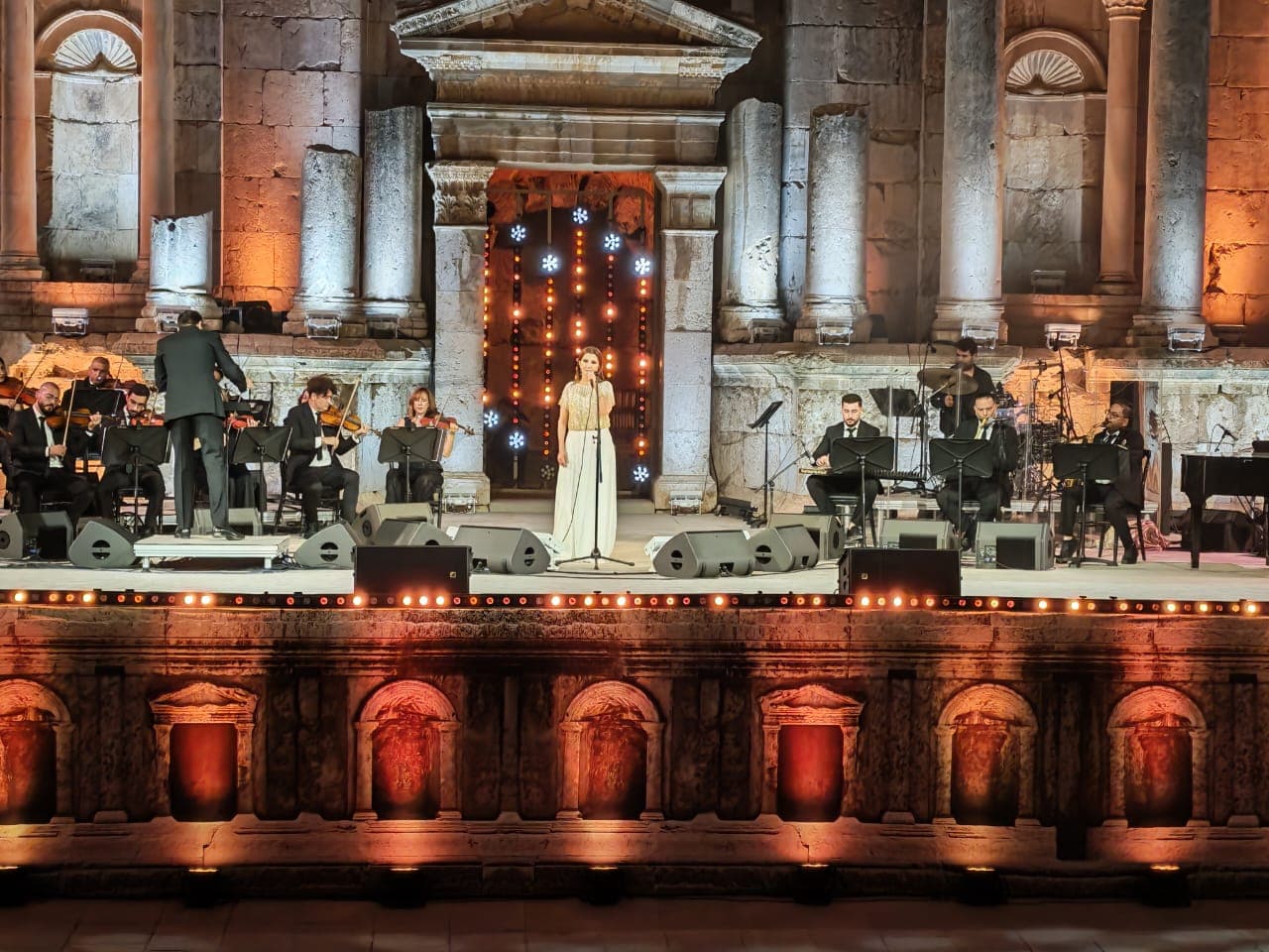 Majida El Roumi expresses heartfelt words at Jerash Festival