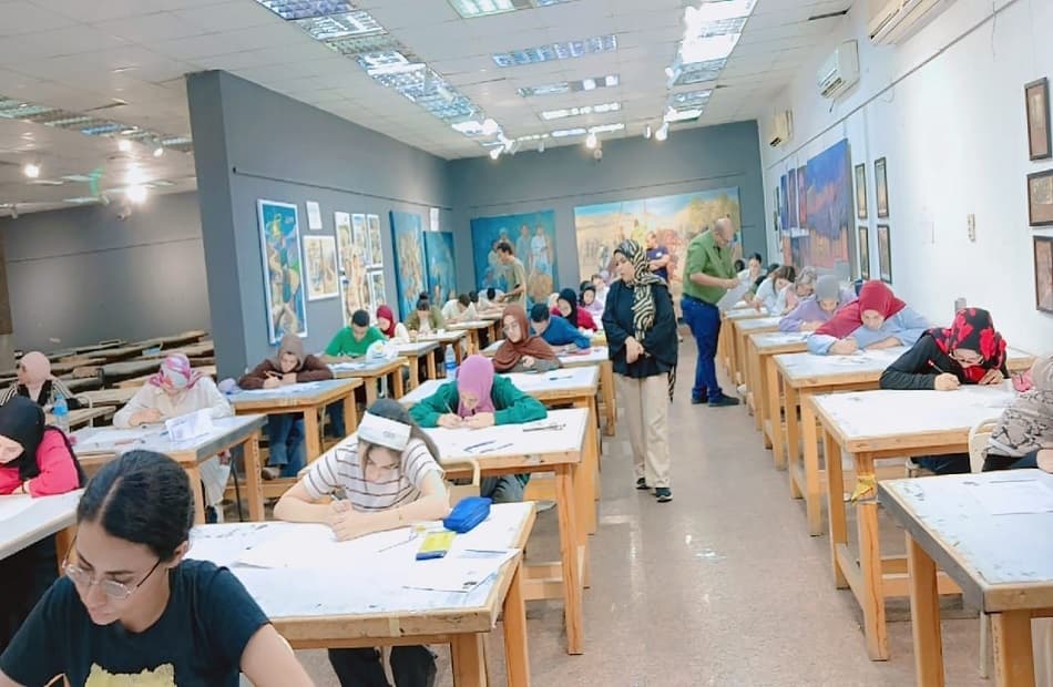 وفد الأعلى يثني على اختبارات كلية الفنون بالأقصر