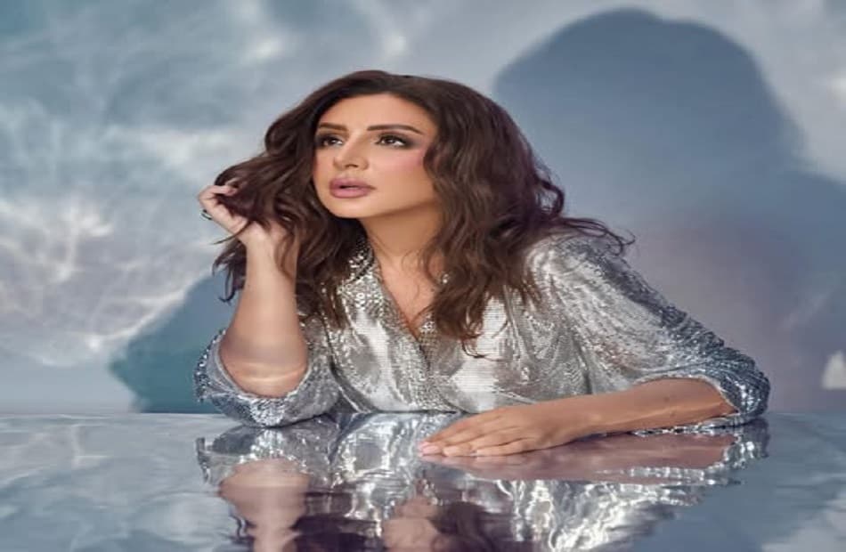 Angham launches new mini album Di Rouhi