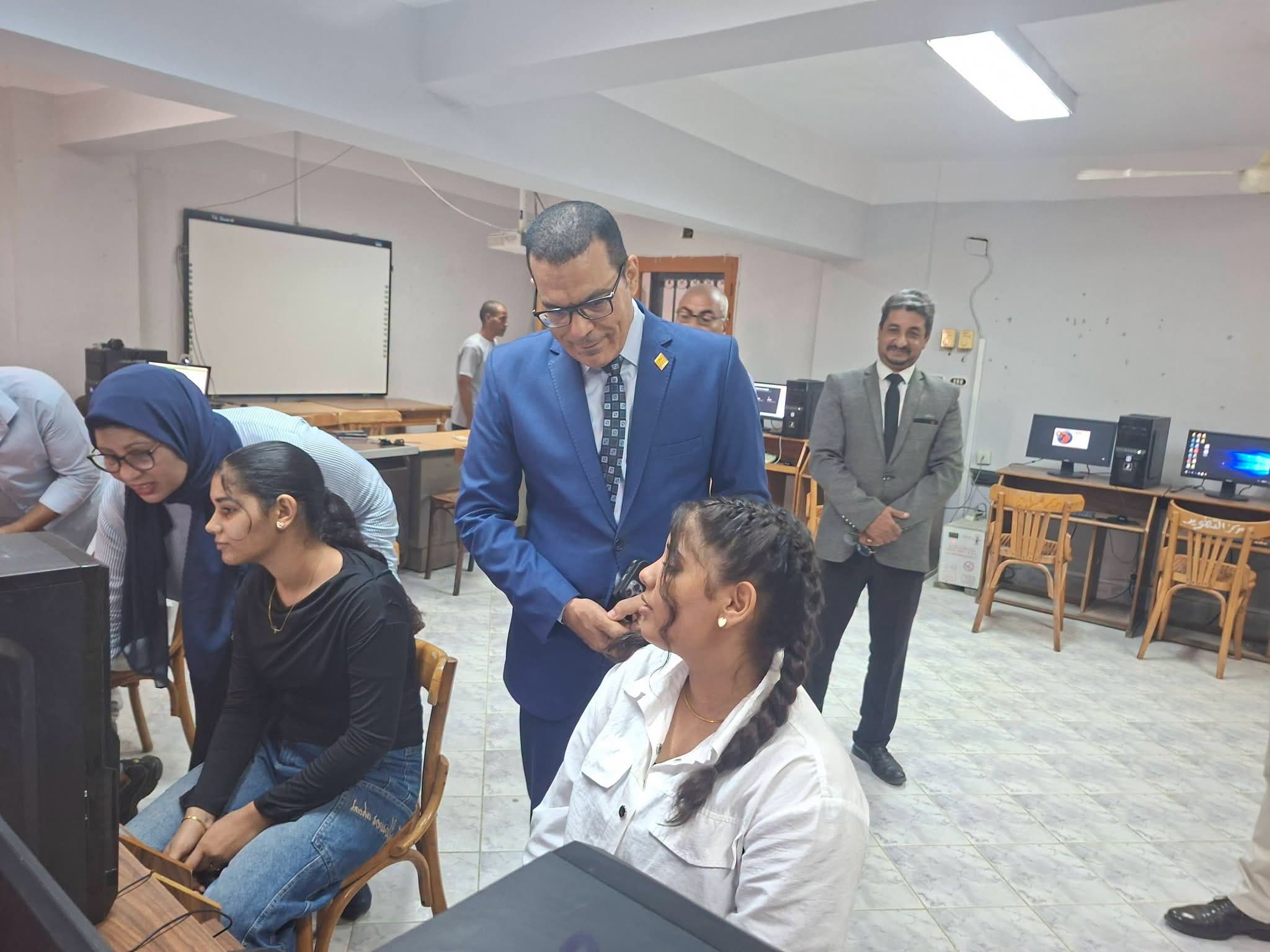 Red Sea Education Chief Oversees WE Technology Exams