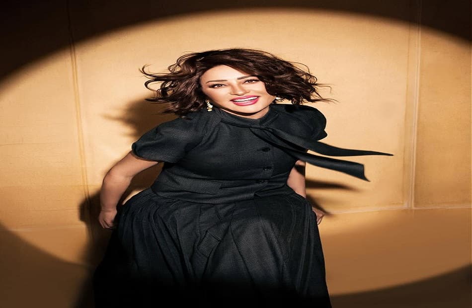 لطيفة تنضم لأكاديمية الجرامي وتقترب من الكواليس