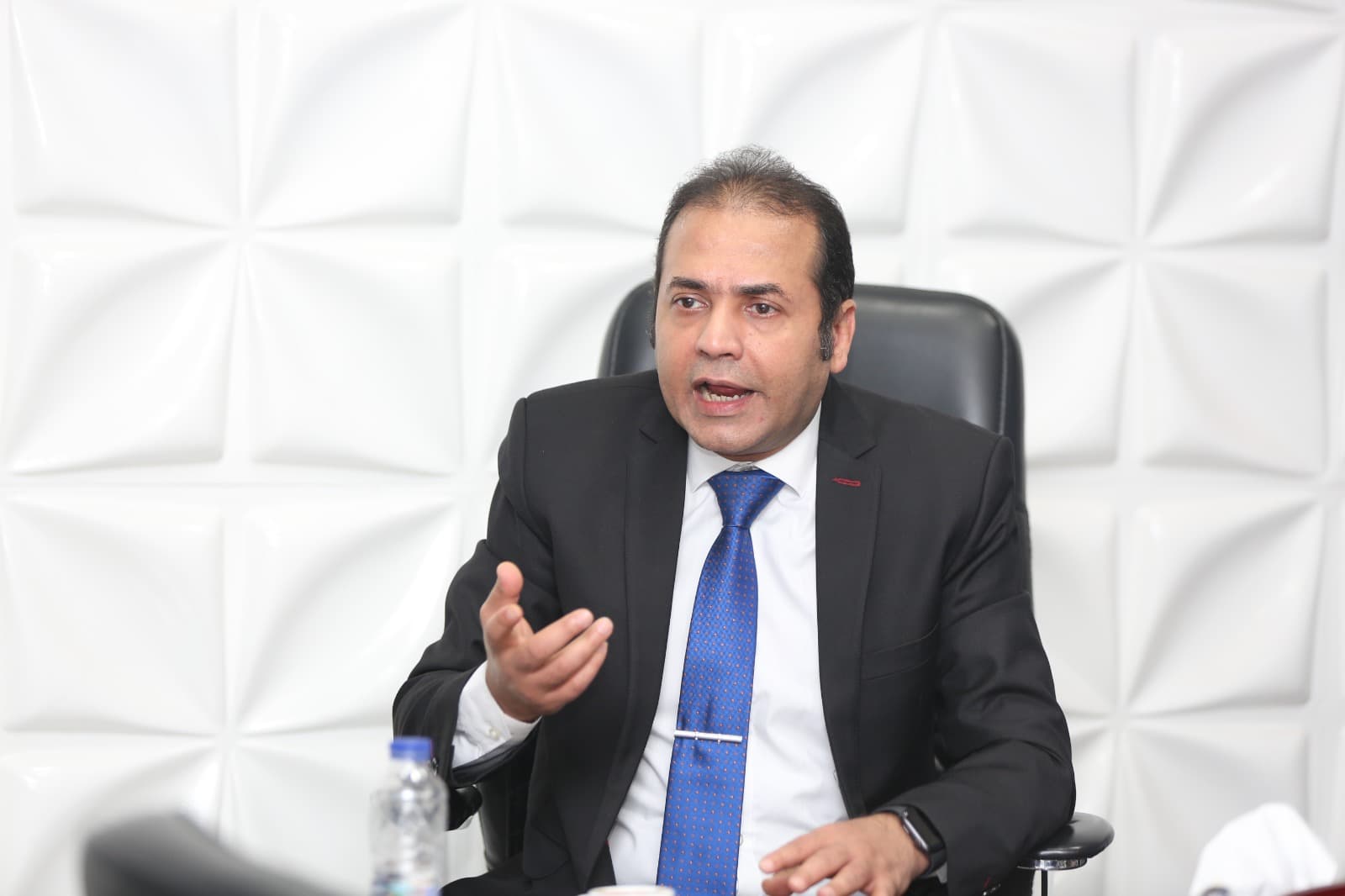 رئيس الاتصالات: فصل البيع عن التفعيل يحل مشكلة الشرائح الوهمية