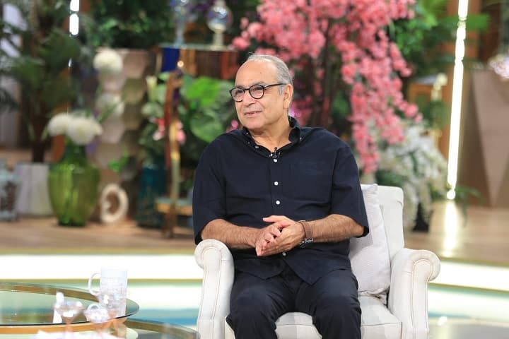 Ahmed Kamal and health nurses on Mona El Shazly