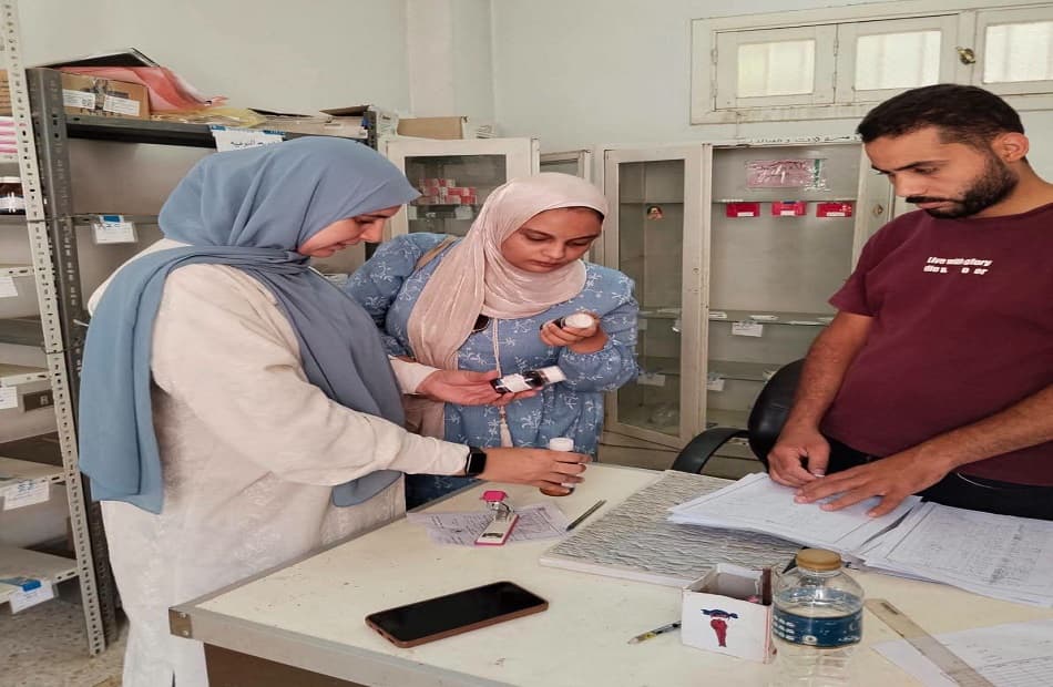 صحة مطروح تضبط وتعدم كميات من الأغذية