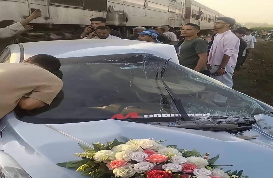 Bride and driver hurt in wedding car crash at Singeraj Station