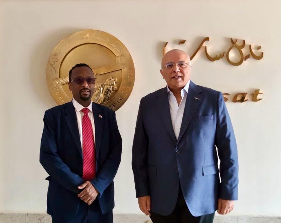 السوداني يزور الشركة المصرية للأقمار الصناعية