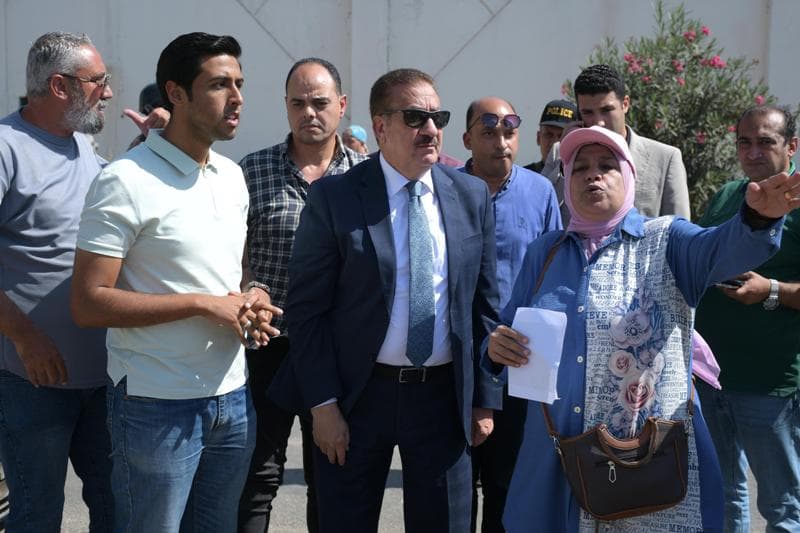 محافظ بورسعيد يراجع تطوير شارع شكري ومول الحي الإماراتي